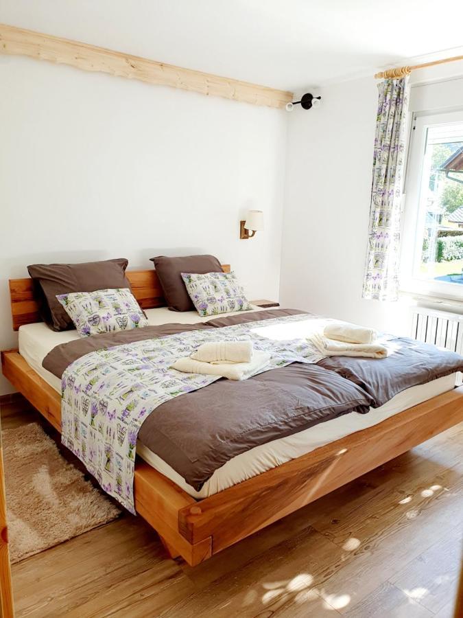 Honey Apartments Zirovnica Esterno foto