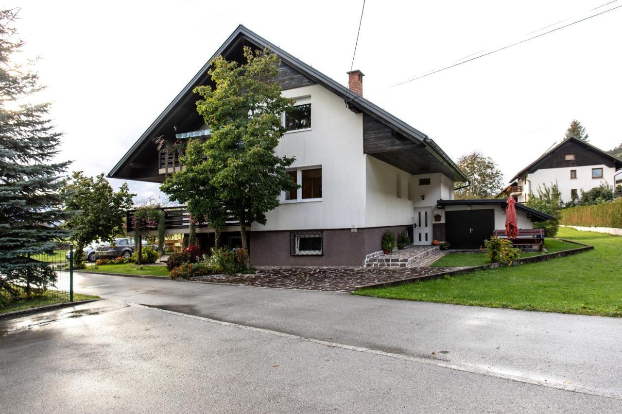 Honey Apartments Zirovnica Esterno foto
